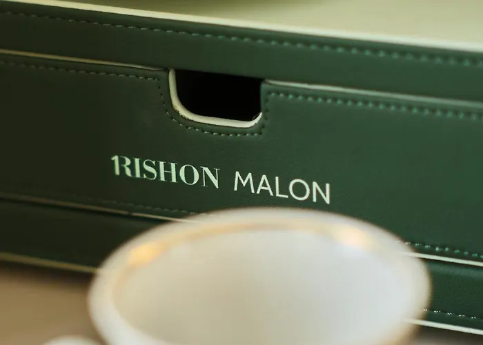 Rishon 4*